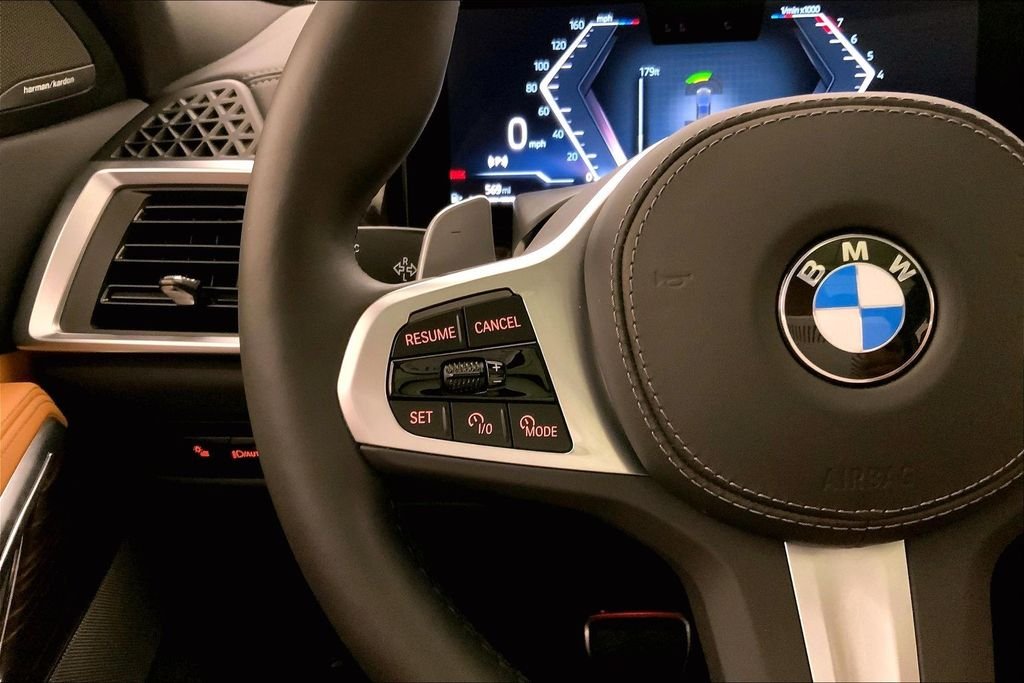 Used 2026 Manhattan Green Metallic BMW  image 18