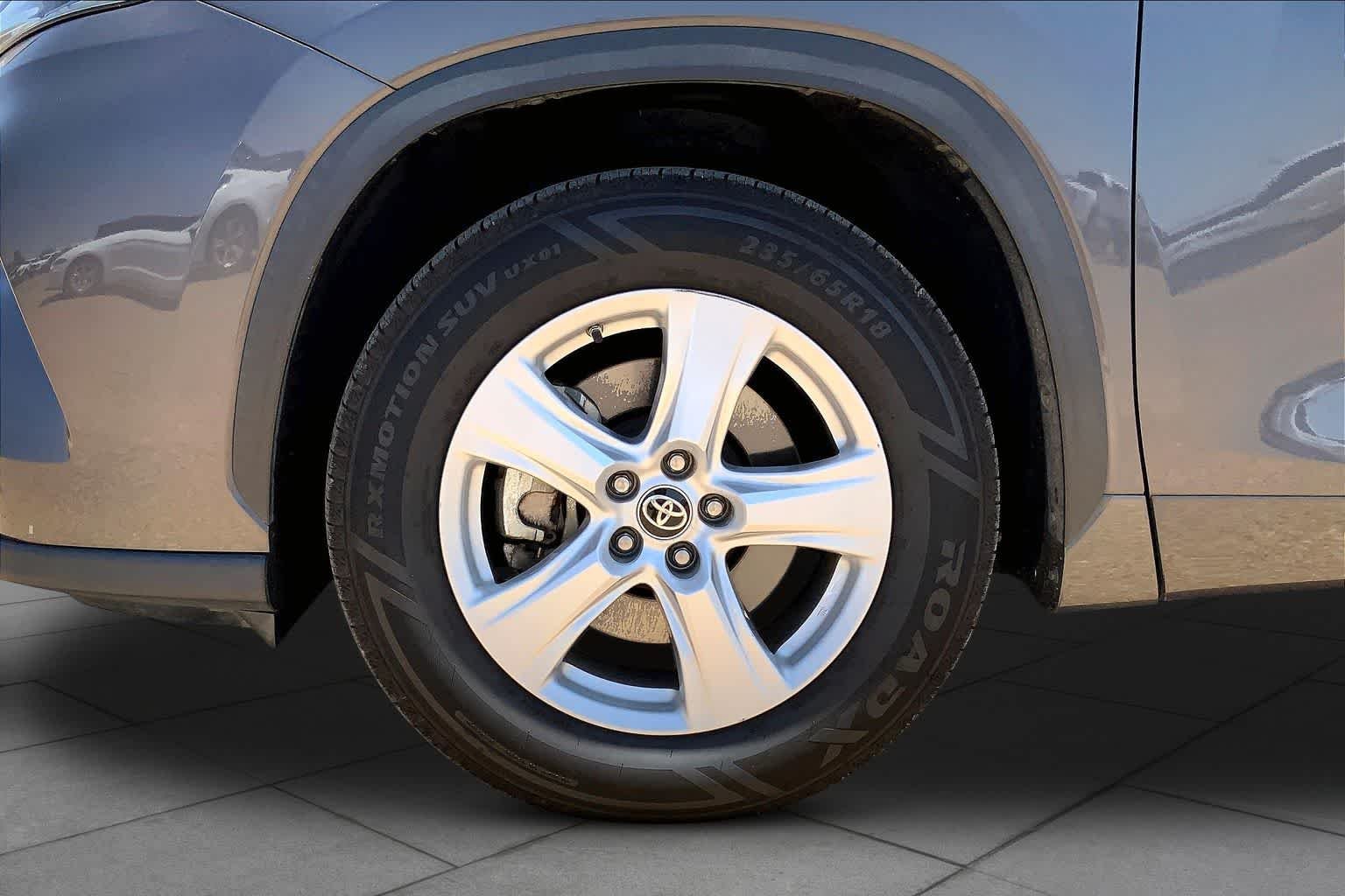 Used 2021 Magnetic Gray Metallic Toyota LE image 11
