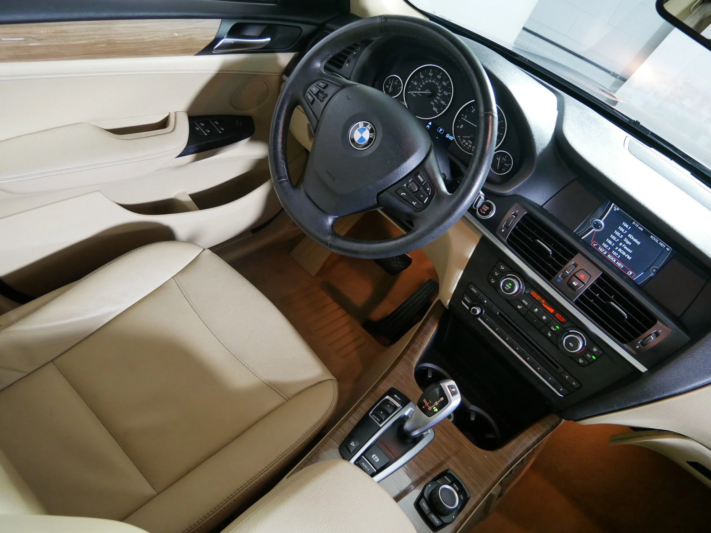 Used 2013 Black Sapphire Metallic BMW xDrive28i image 9
