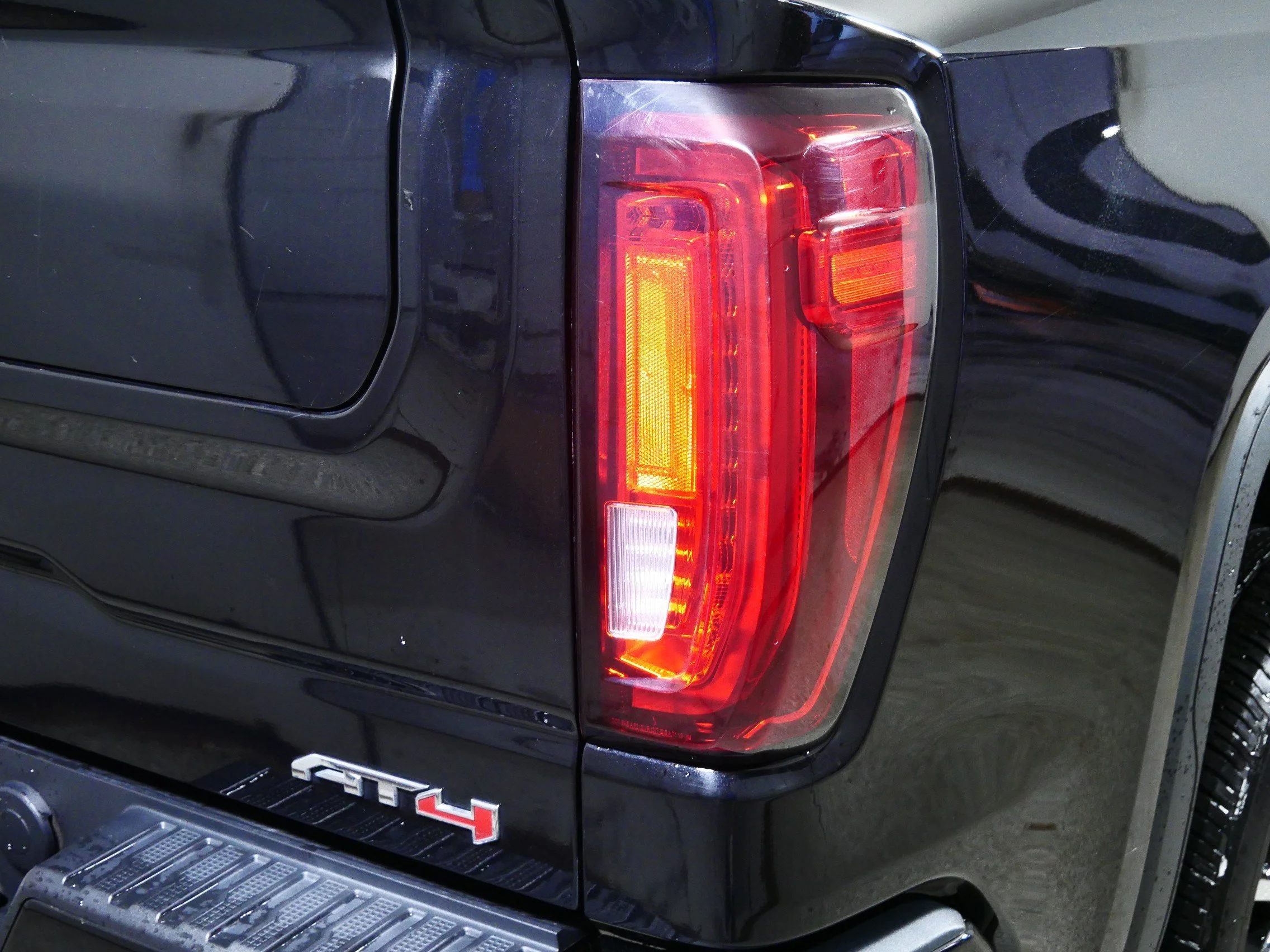 Used 2021 Ebony Twilight Metallic GMC AT4 image 17