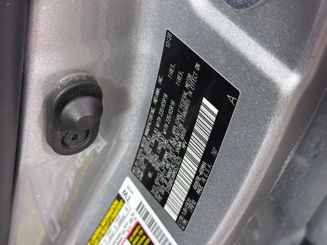 Used 2021 Silver Toyota XLE image 33