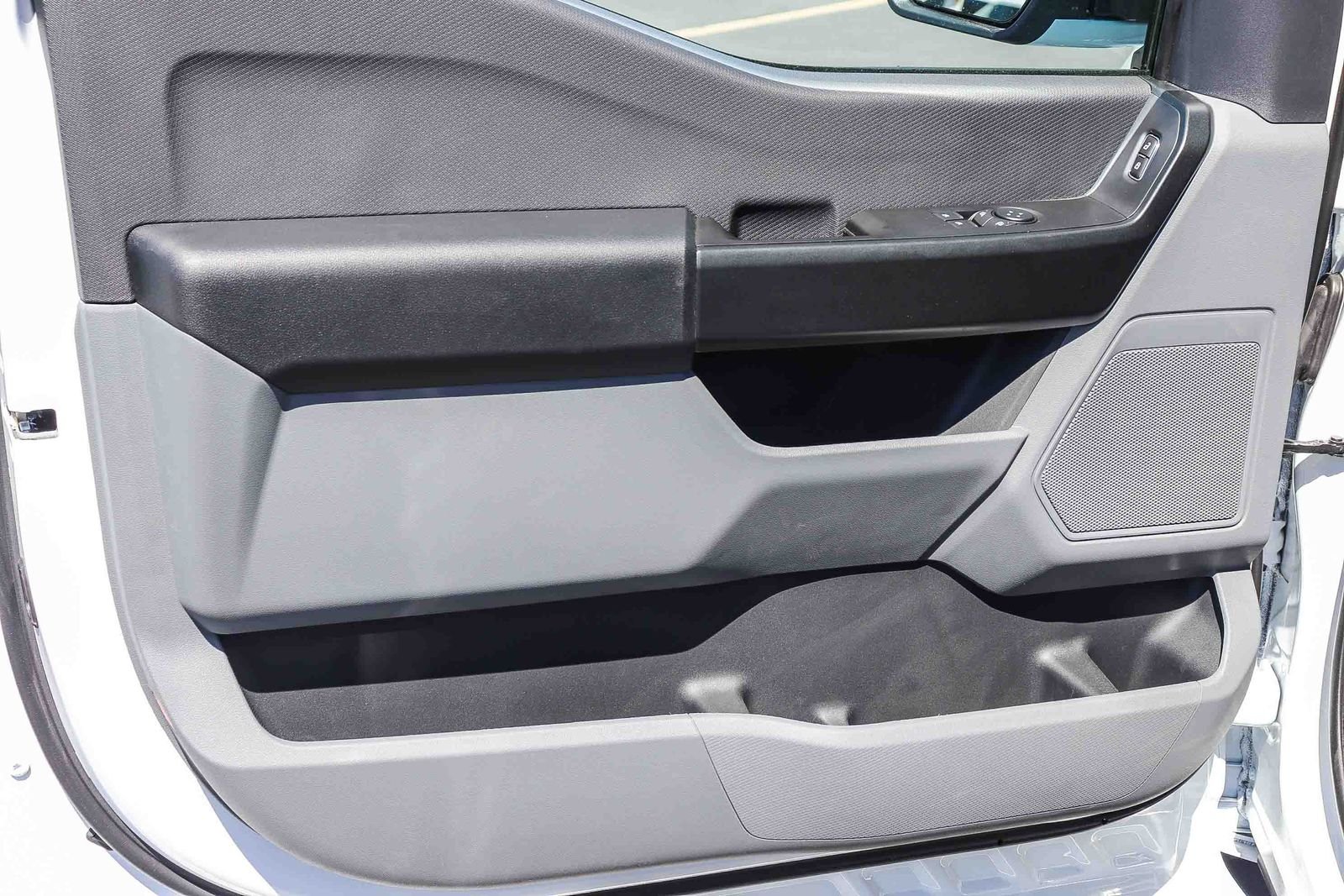 New 2026 Oxford White Ford XL image 20