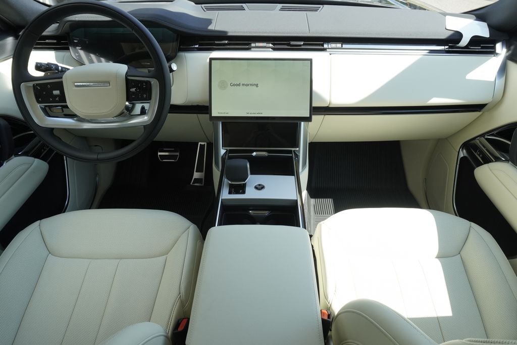 New 2026 Santorini Black Land Rover SE image 9