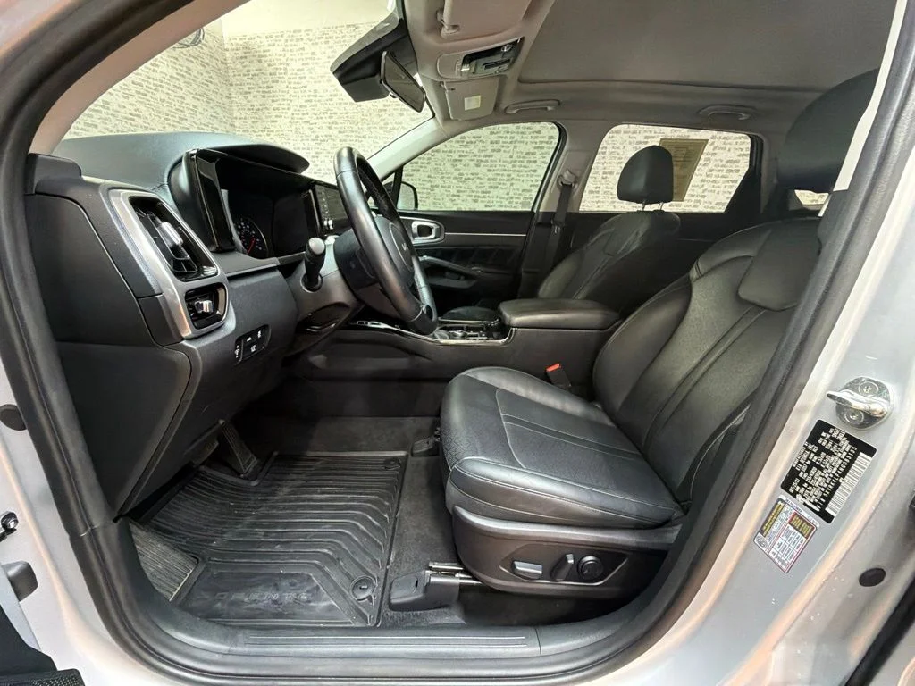 Used 2022 Sparkling Silver Kia SX image 23