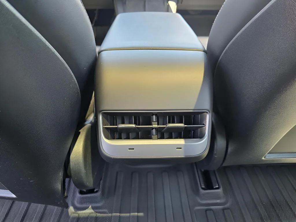 Used 2022 Deep Blue Metallic Tesla Base image 12