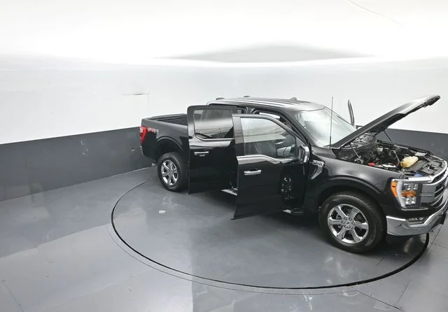 Used 2021 Black Metallic Ford Lariat image 40