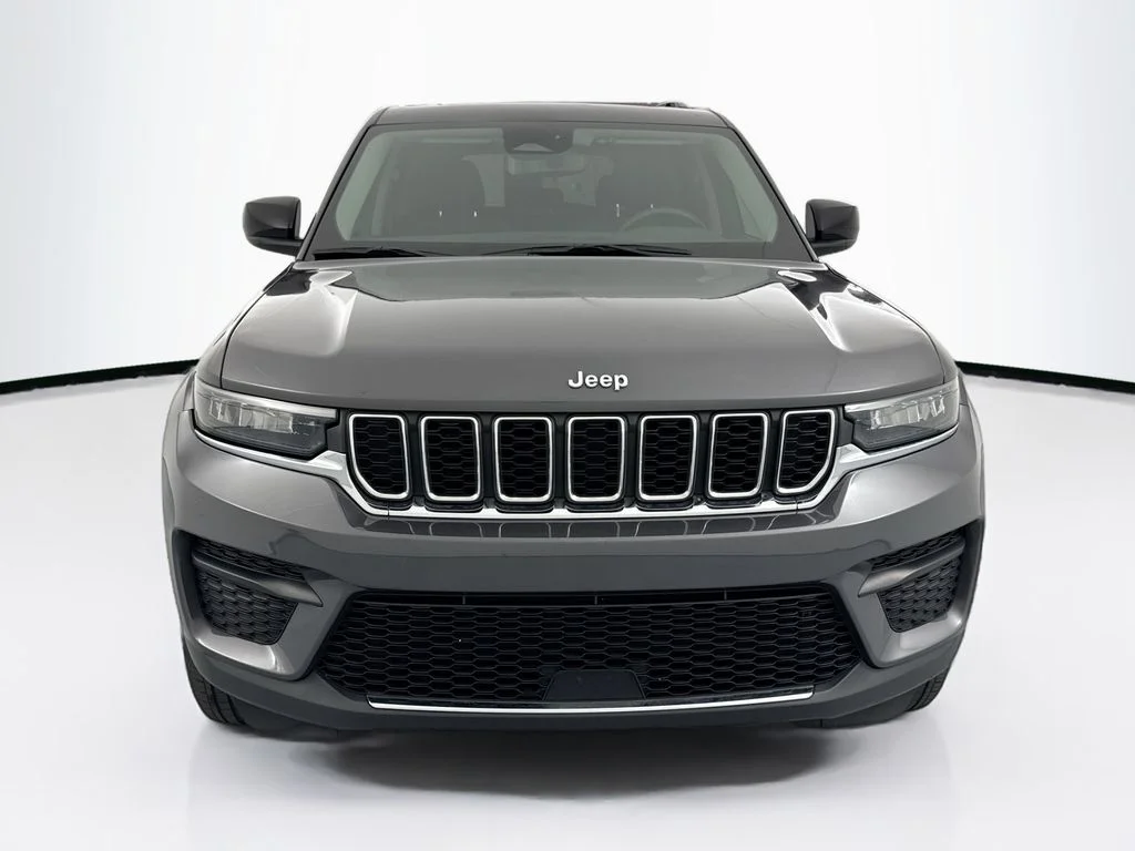 Used 2024 Gray Jeep Laredo X image 2