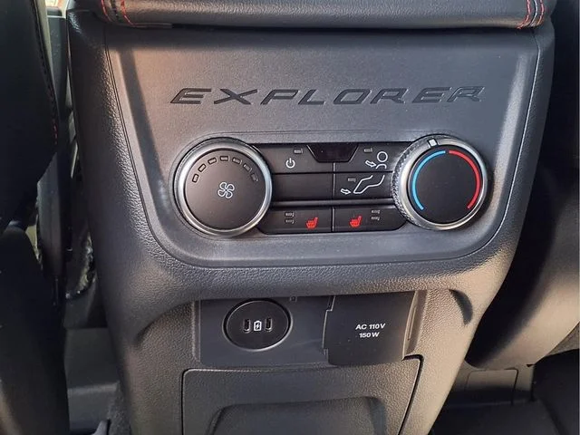 2026 Ford Explorer ST-Line - Photo 13