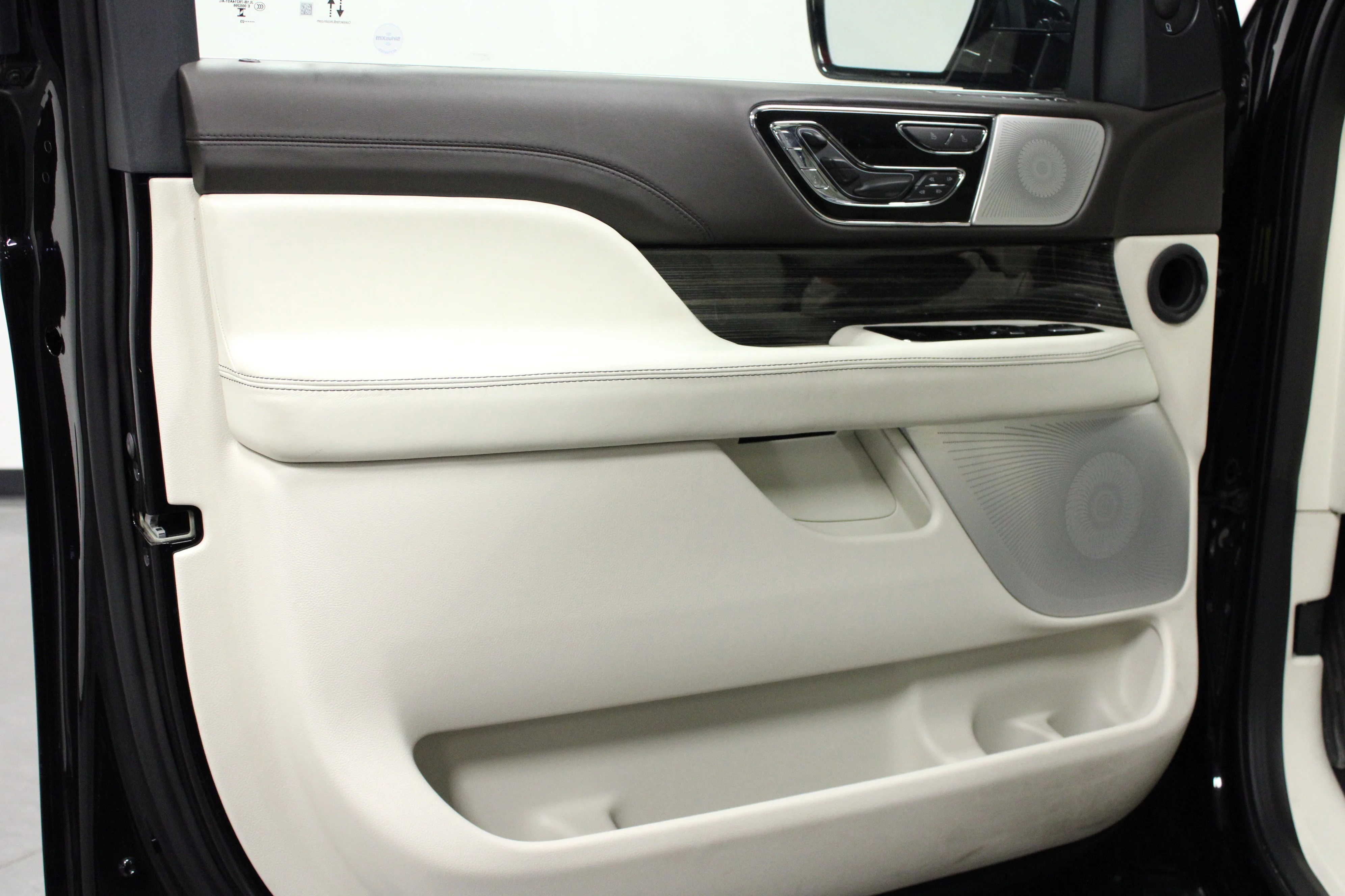 Used 2023 Black Metallic Lincoln Black Label image 11