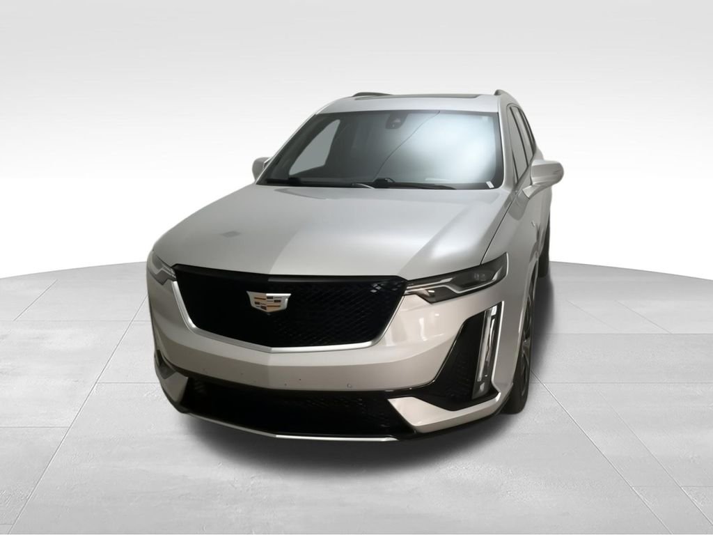 Used 2020 Silver Cadillac Sport image 4