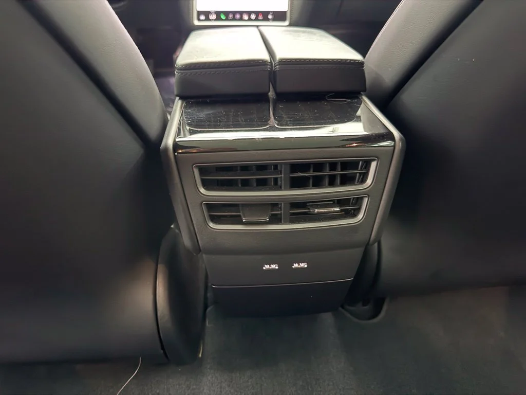 Used 2018 Black Tesla 75D image 37