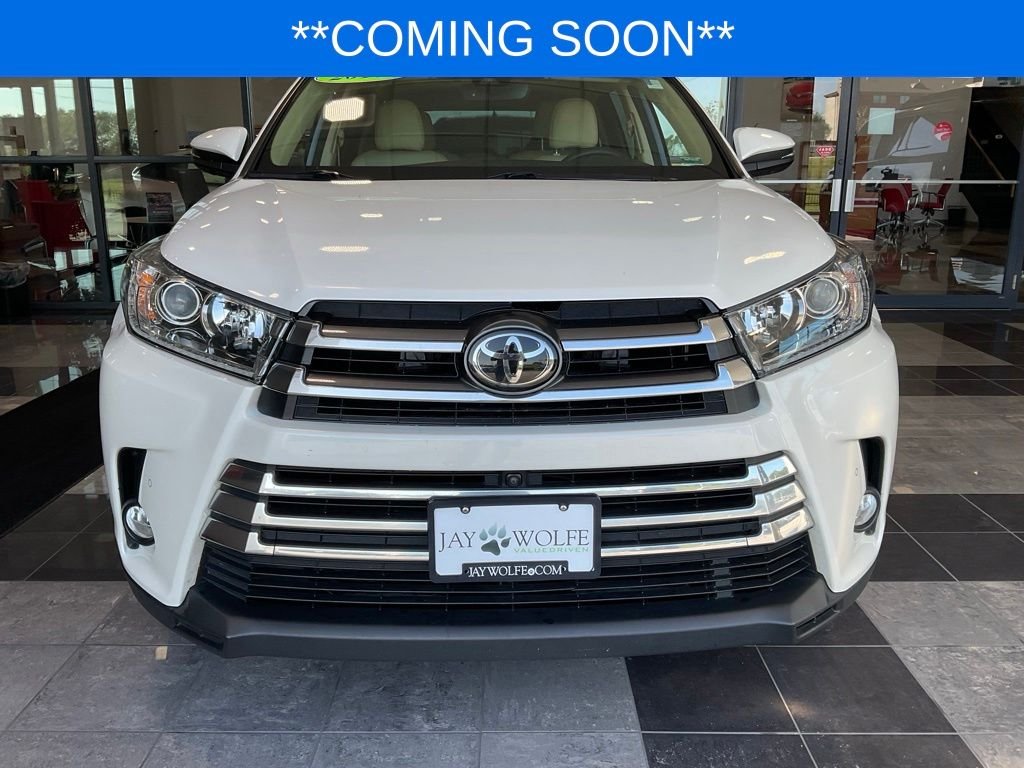 Used 2017 Toyota Highlander Limited Platinum with VIN 5TDDZRFH4HS467567 for sale in Kansas City