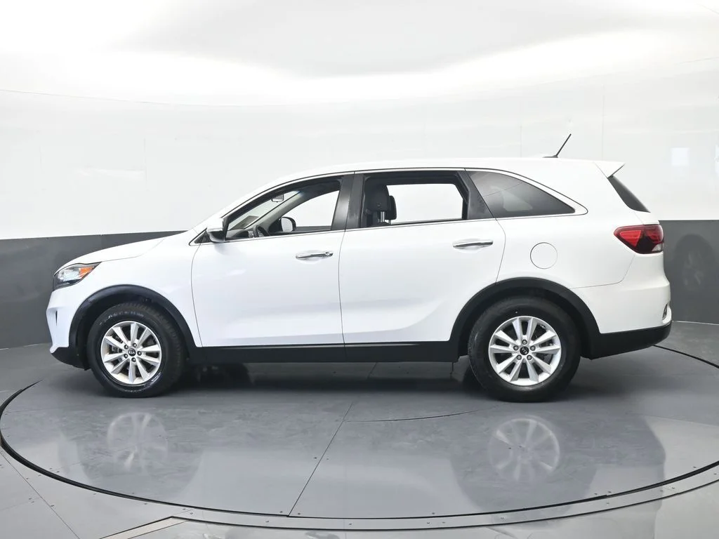 Used 2020 Snow White Pearl Kia LX image 3