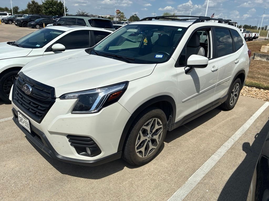 Used 2022 White Subaru Premium image 4
