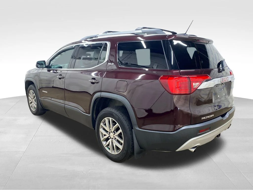 Used 2017 Red GMC SLE-2 image 2