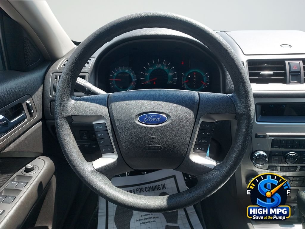 Used 2010 Gray Ford SE image 20