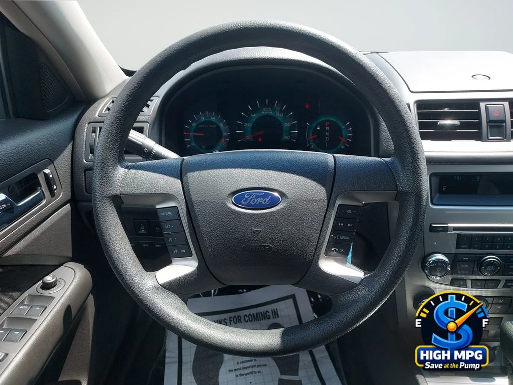 Used 2010 Gray Ford SE image 20