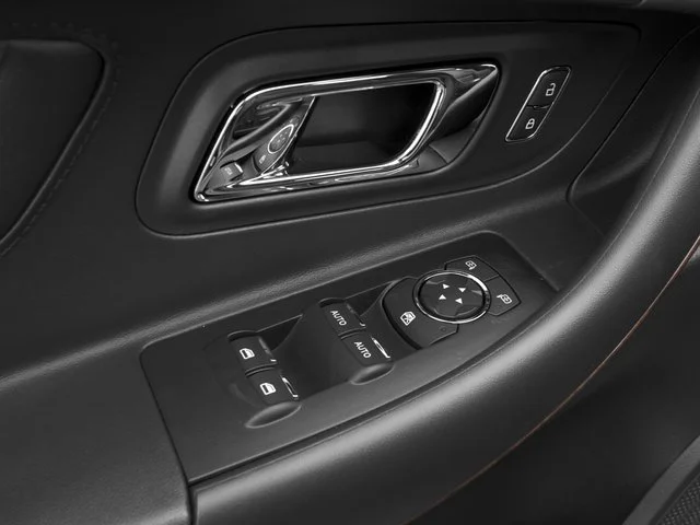 Used 2017 WHITE PLATINUM ME FORD SEL image 19