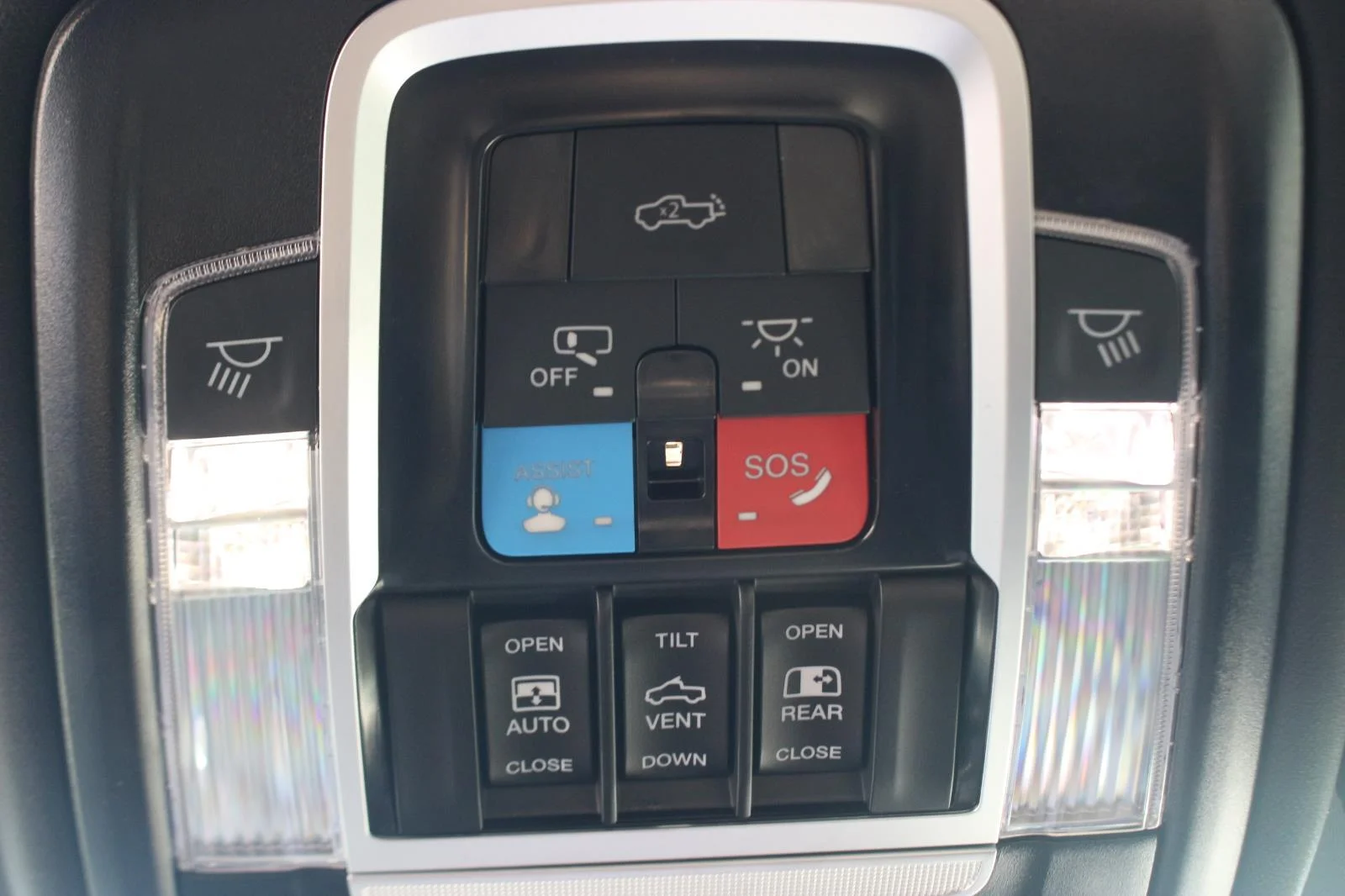 Used 2025 White Ram Limited image 35