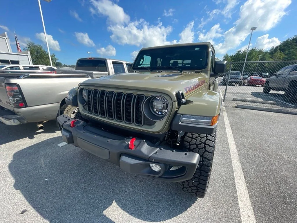 Used 2025 Green Jeep Rubicon image 2
