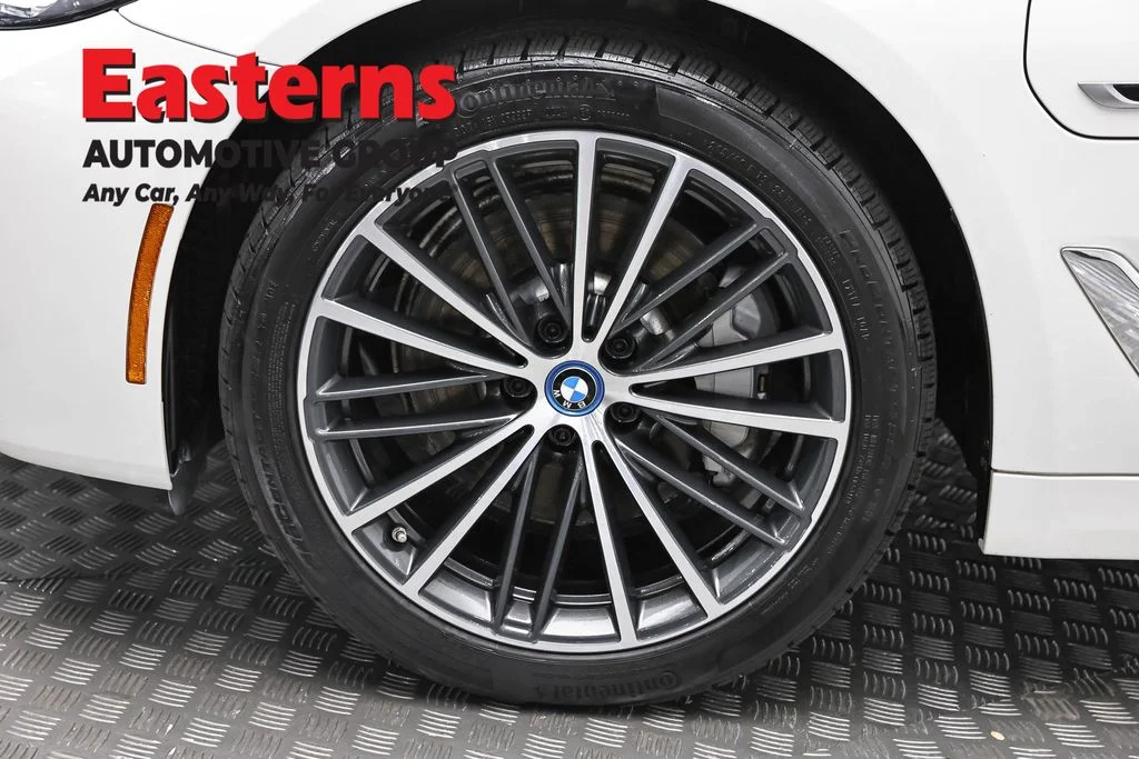 Used 2023 White BMW 530e iPerformance image 36