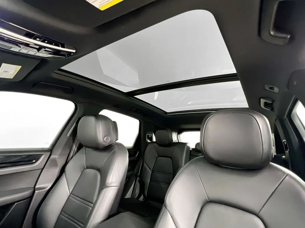 Used 2023  Porsche Base image 23