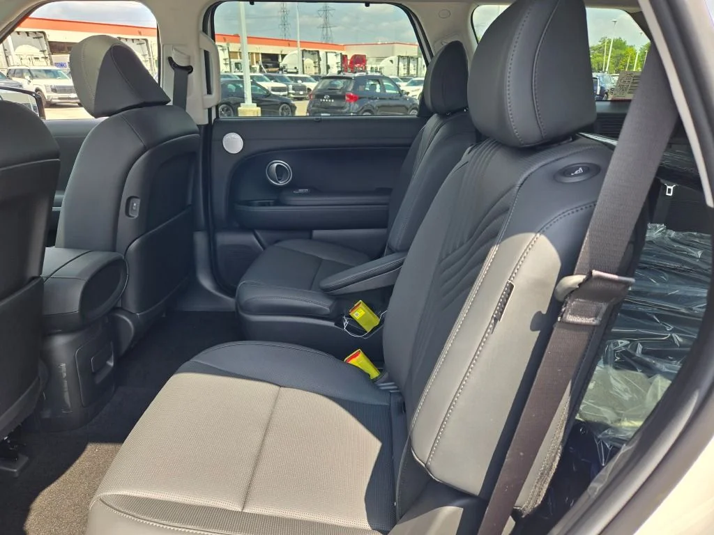 New 2026 White Pearl Hyundai SEL Premium image 18