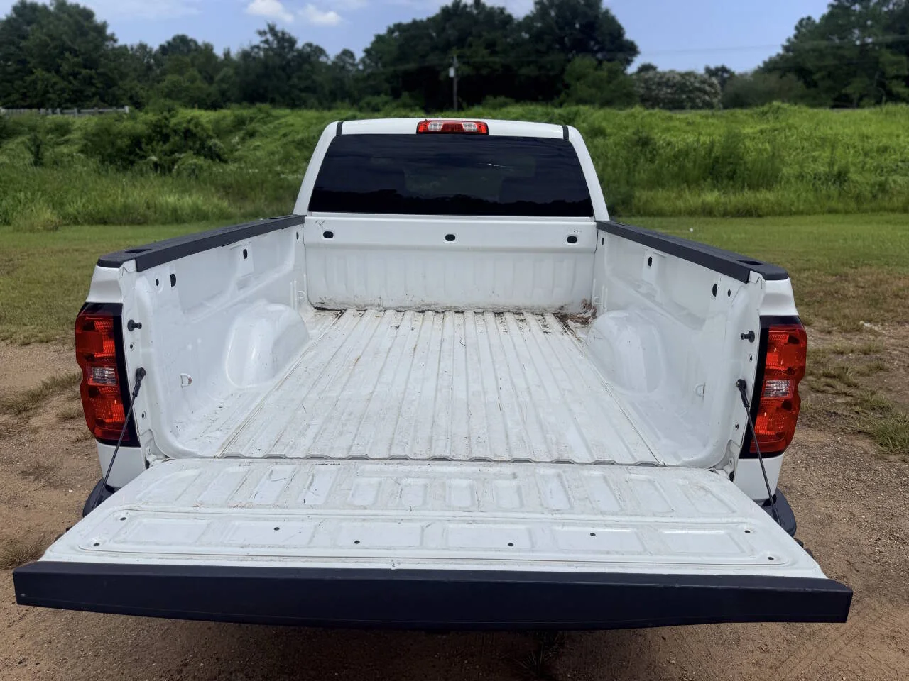 Used 2017 White Chevrolet Work Truck 4x2 4dr Double Cab 6.5 ft. SB image 9
