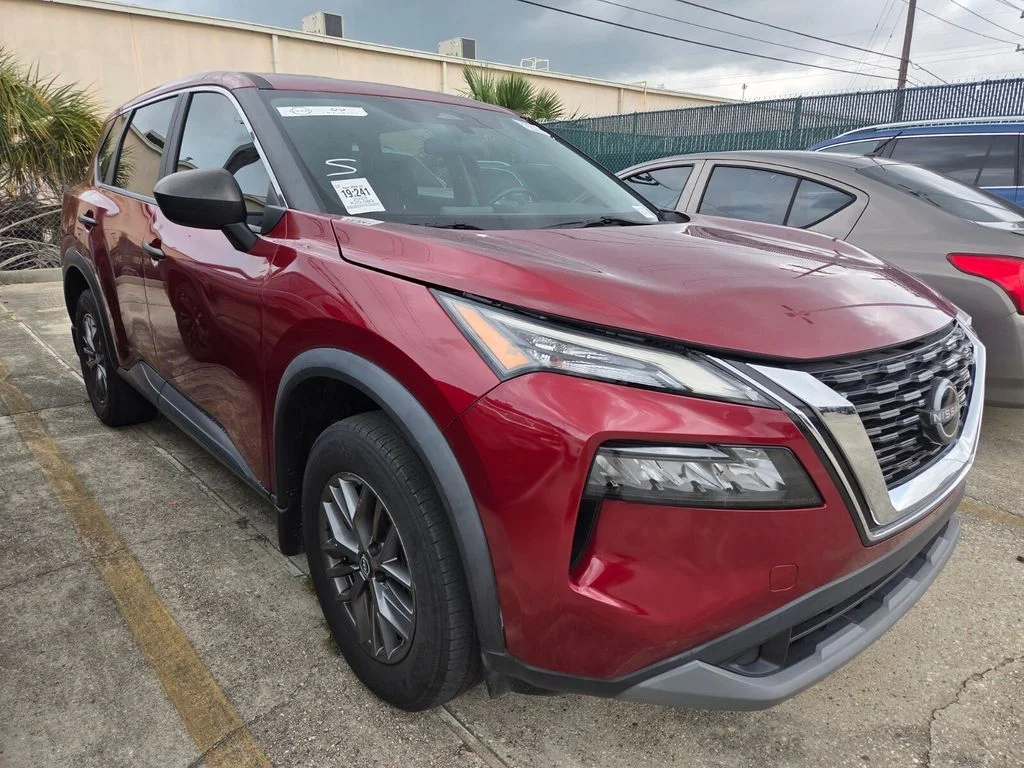 Used 2023 Red Nissan S image 9