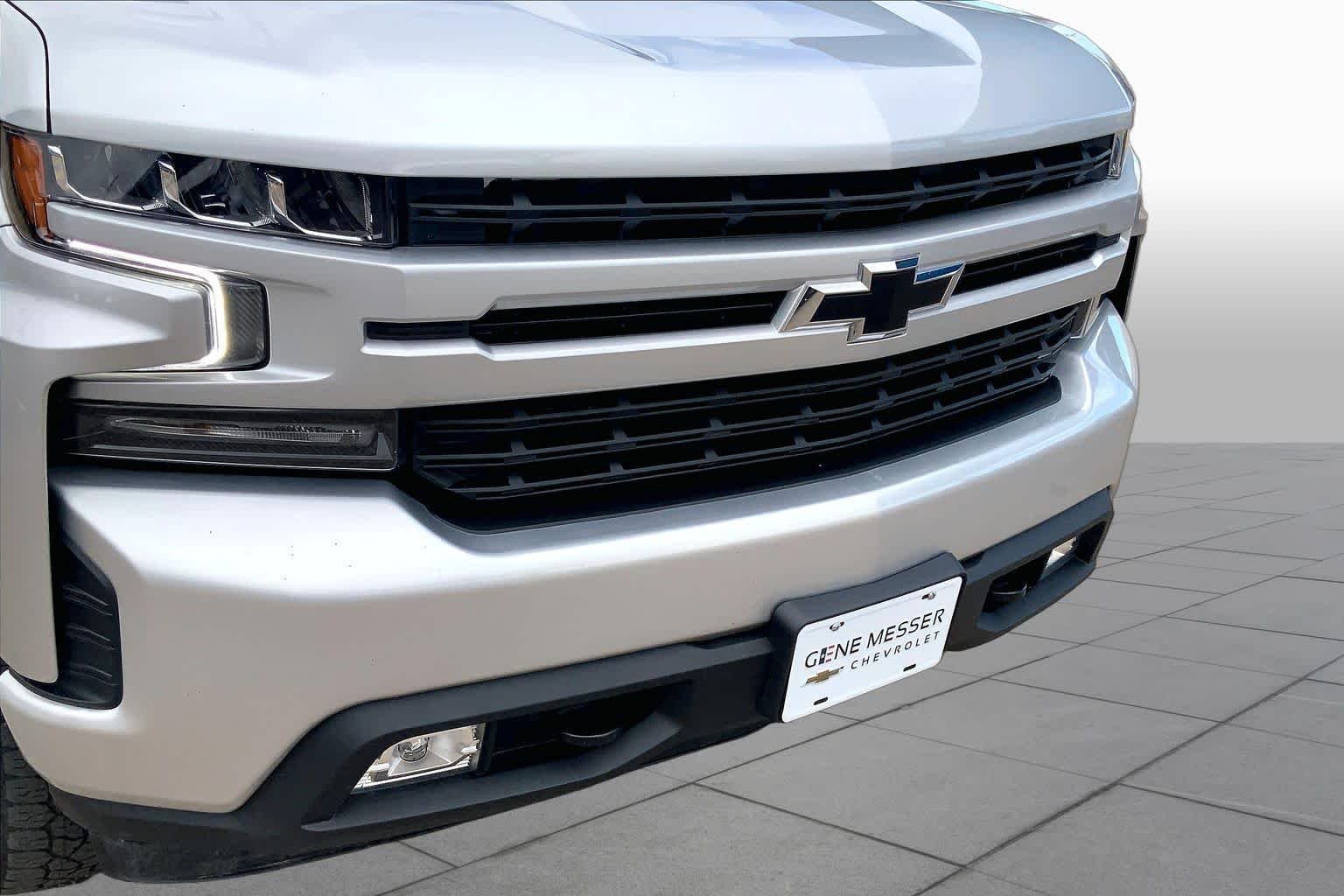 Used 2021 Silver Ice Metallic Chevrolet RST image 30