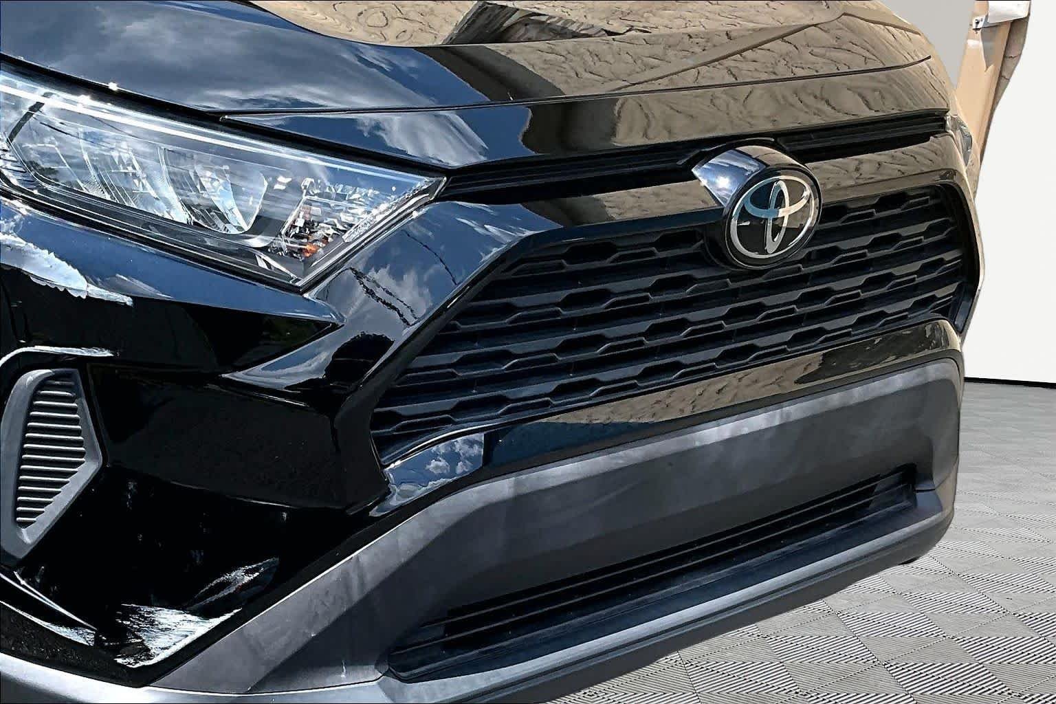 Used 2021 Midnight Black Metallic Toyota LE image 30