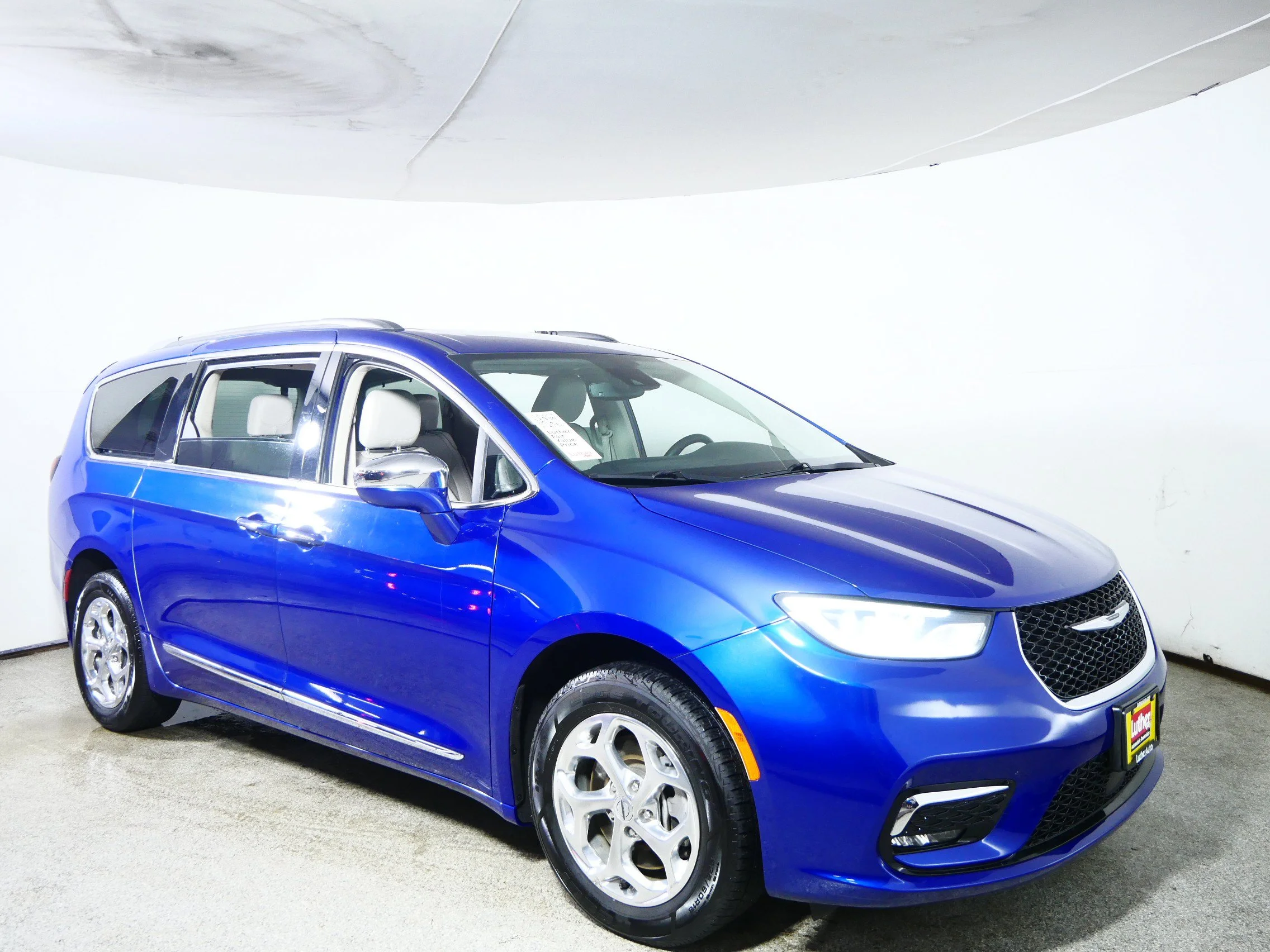 Used 2021 Fathom Blue Pearlcoat Chrysler Limited image 1