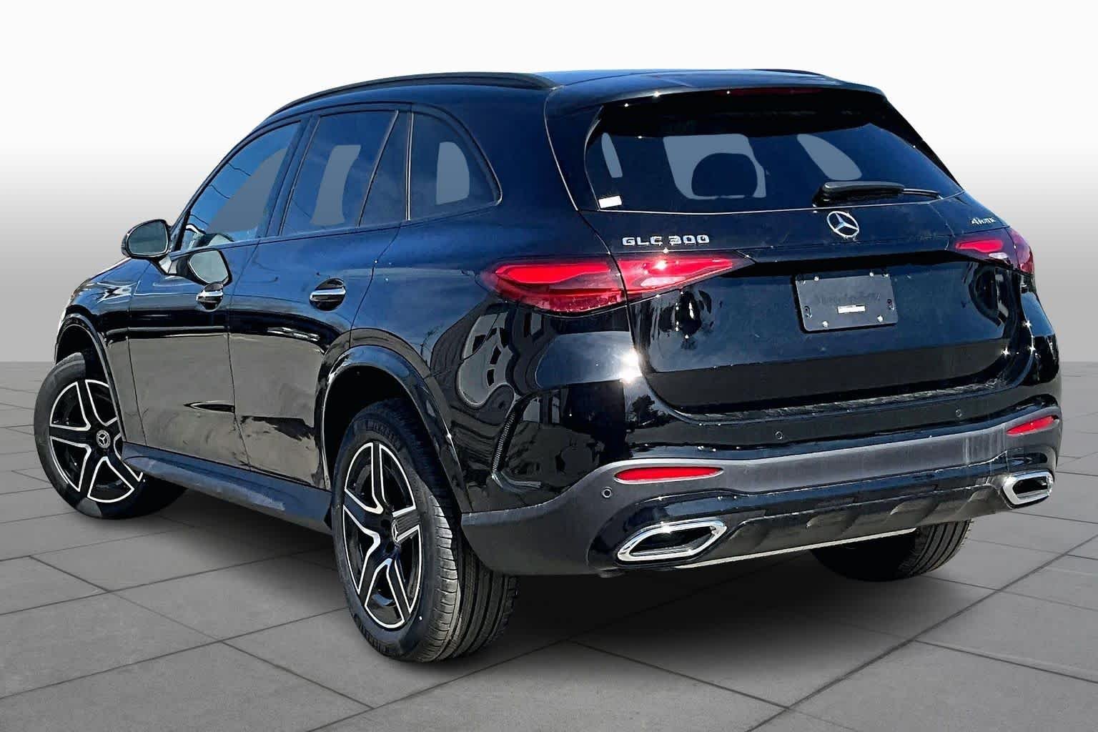 New 2026 Black Mercedes-Benz GLC 300 image 4