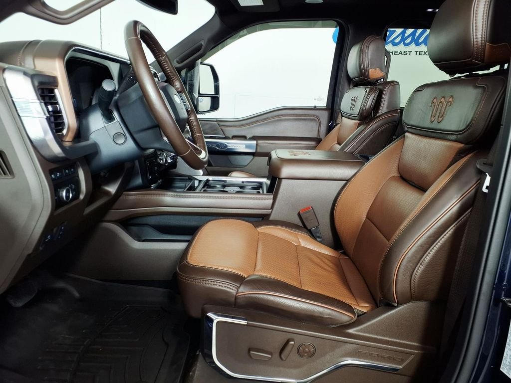 Used 2024  Ford King Ranch image 8