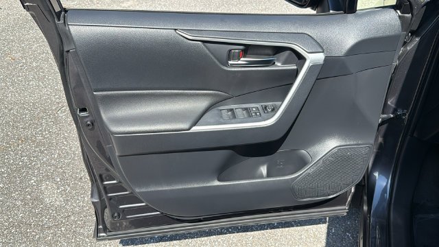 Used 2025 Magnetic Gray Metallic Toyota XLE image 18