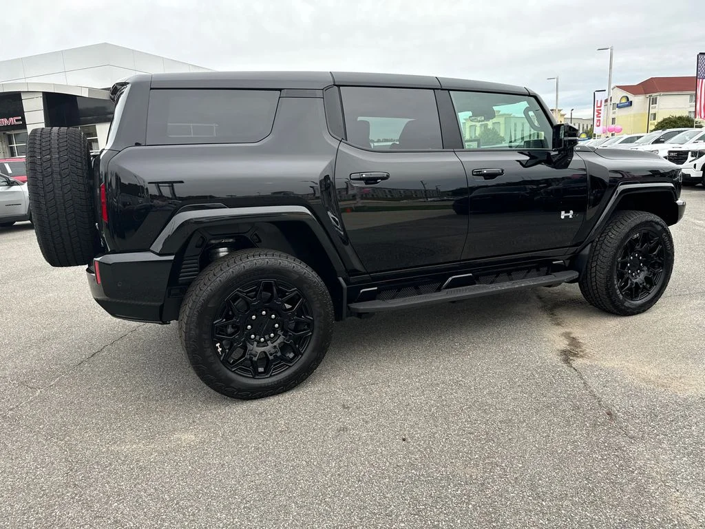 Used 2025 Black GMC 2X image 5