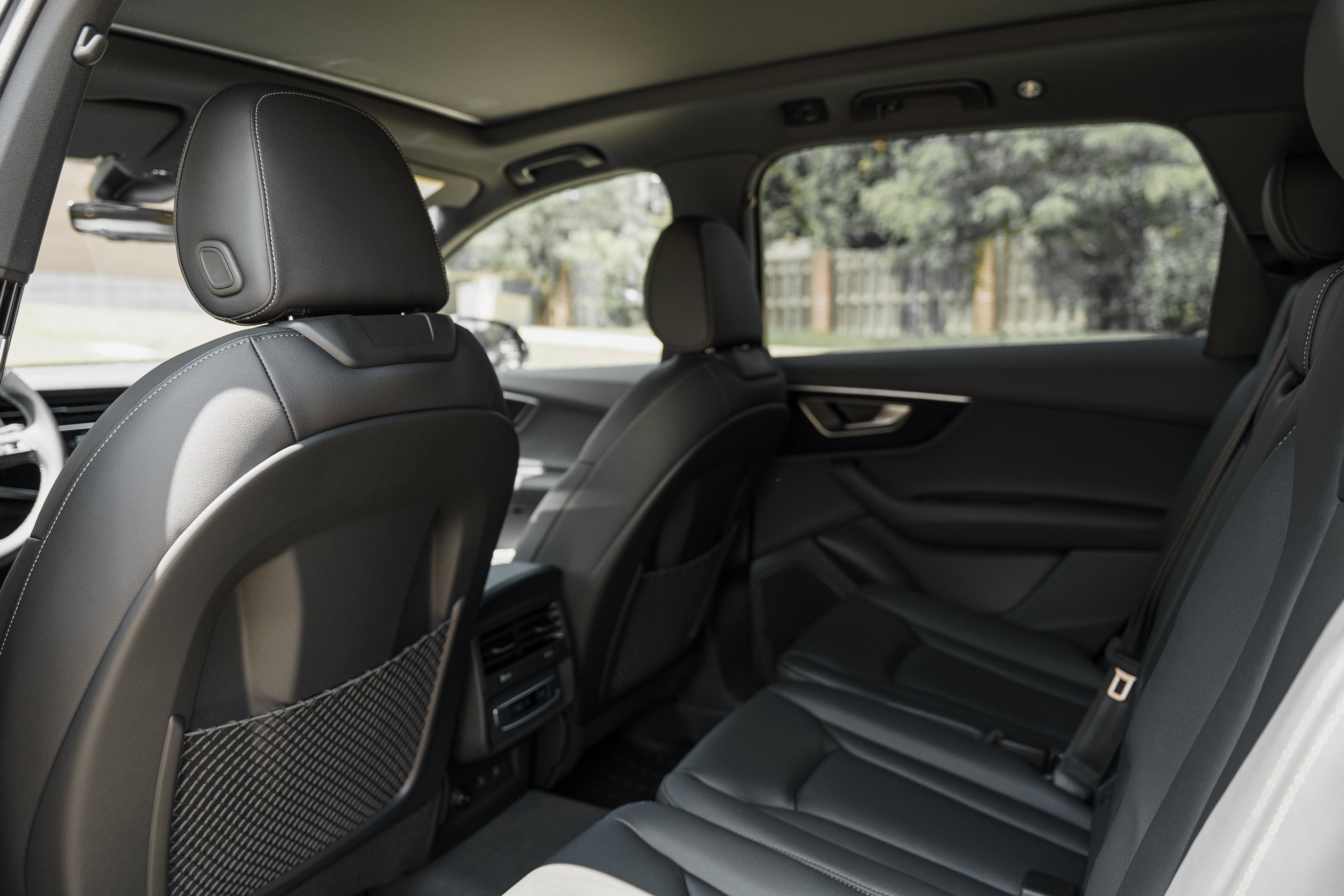 New 2026 MYTHOS BLACK Audi Premium image 26