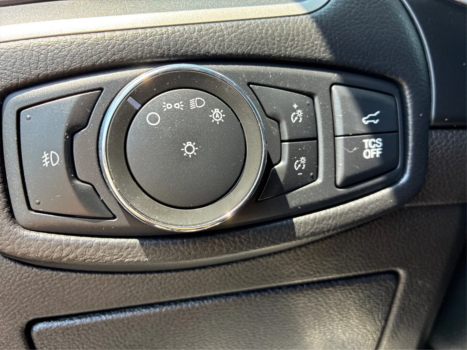 Used 2020 Gray Ford SEL image 16