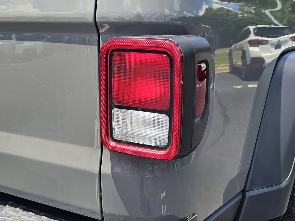 Used 2023 Sting-gray Clearc Jeep Sport image 10