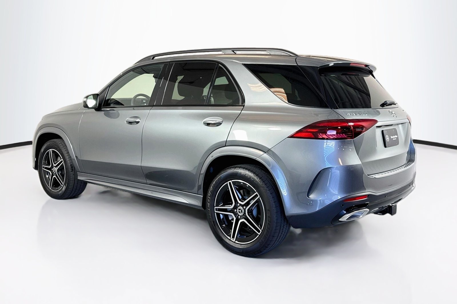 New 2026 Selenite Grey Metallic Mercedes-Benz GLE 580 image 7