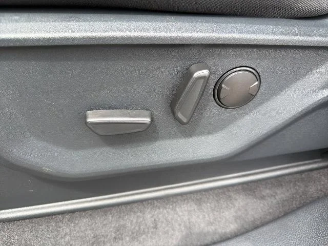 New 2026 Carbonized Gray Metallic Ford XLT image 39