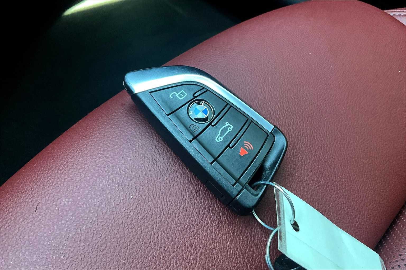 Used 2022 Alpine White BMW 330i image 14