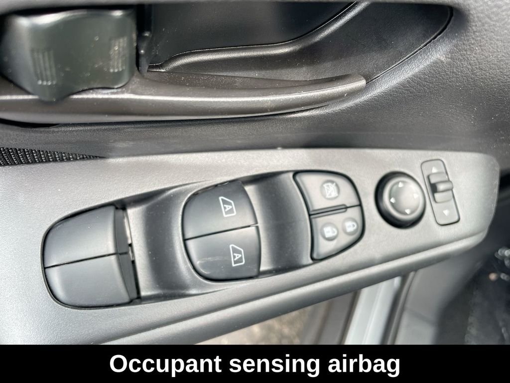 2025 Nissan KICKS PLAY Base - Photo 25