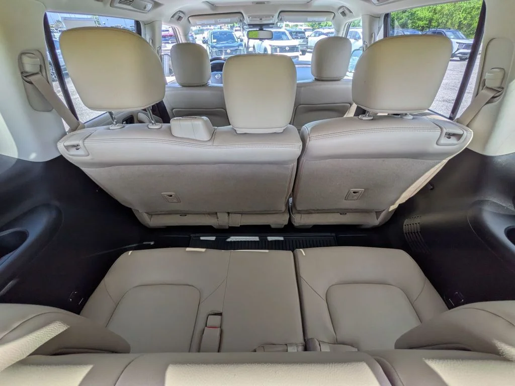 Used 2024 Silver Nissan SL image 38