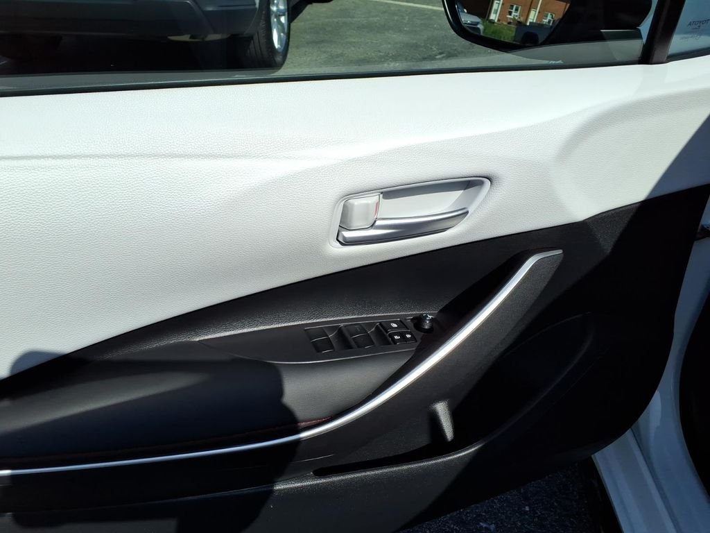 Used 2024 Ice Cap Toyota SE image 12