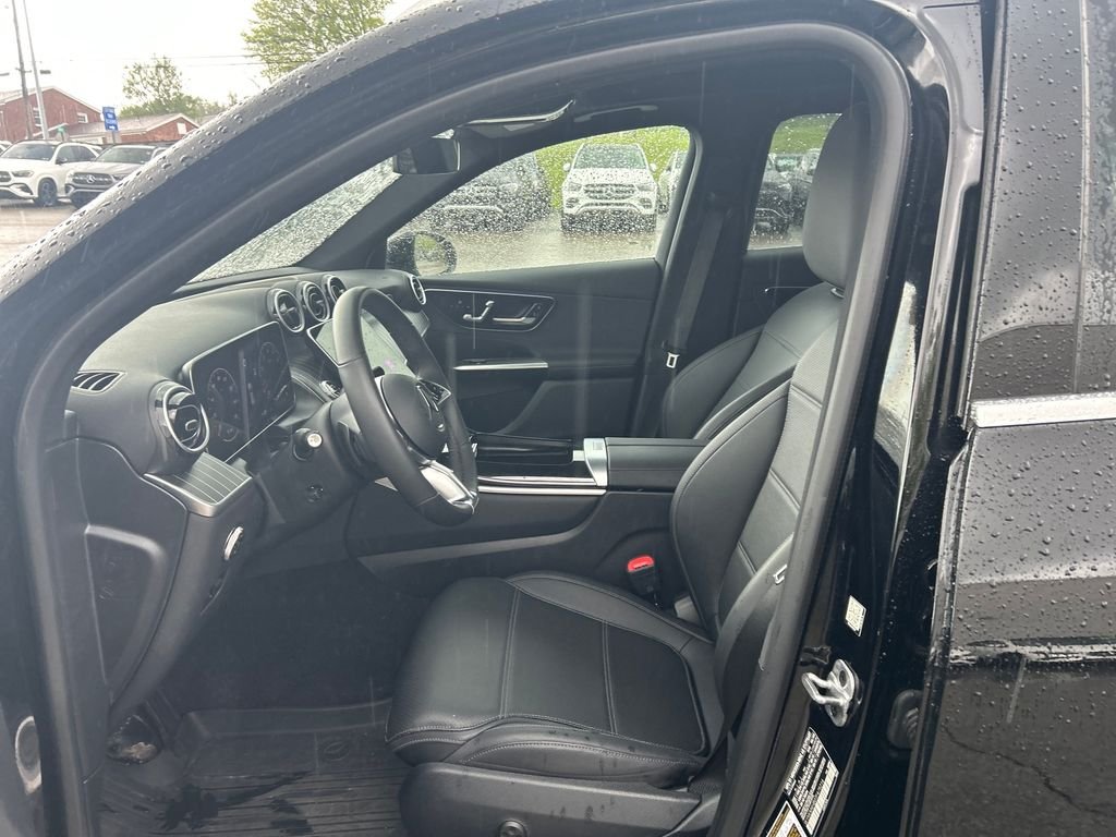 Used 2026 Black Mercedes-Benz GLC 300 image 9