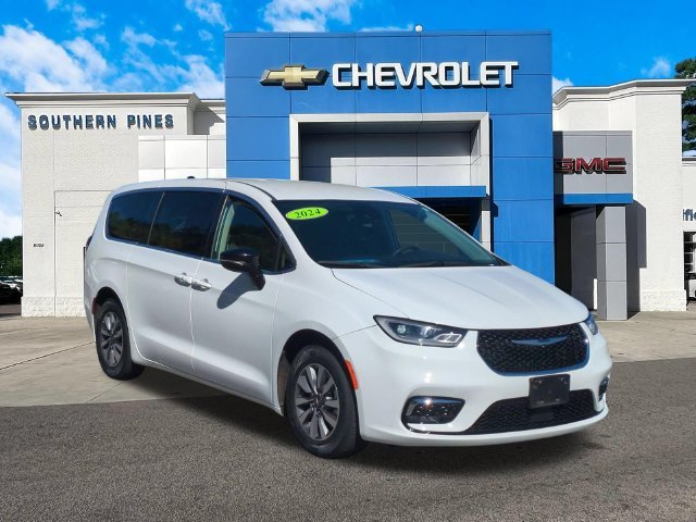 2024 Chrysler Pacifica PHEV