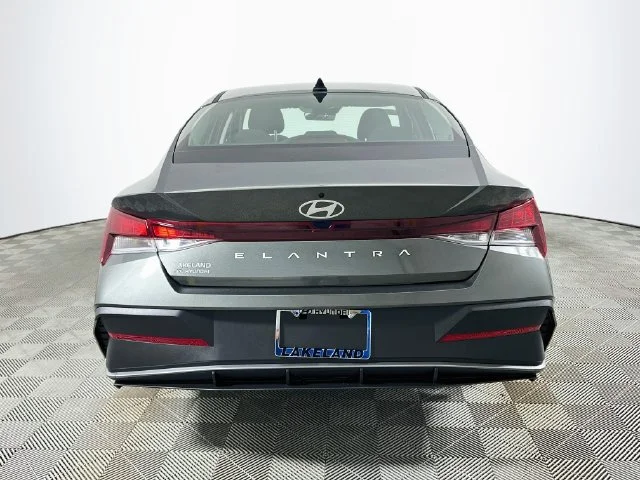 New 2026 Gray Hyundai SE image 4