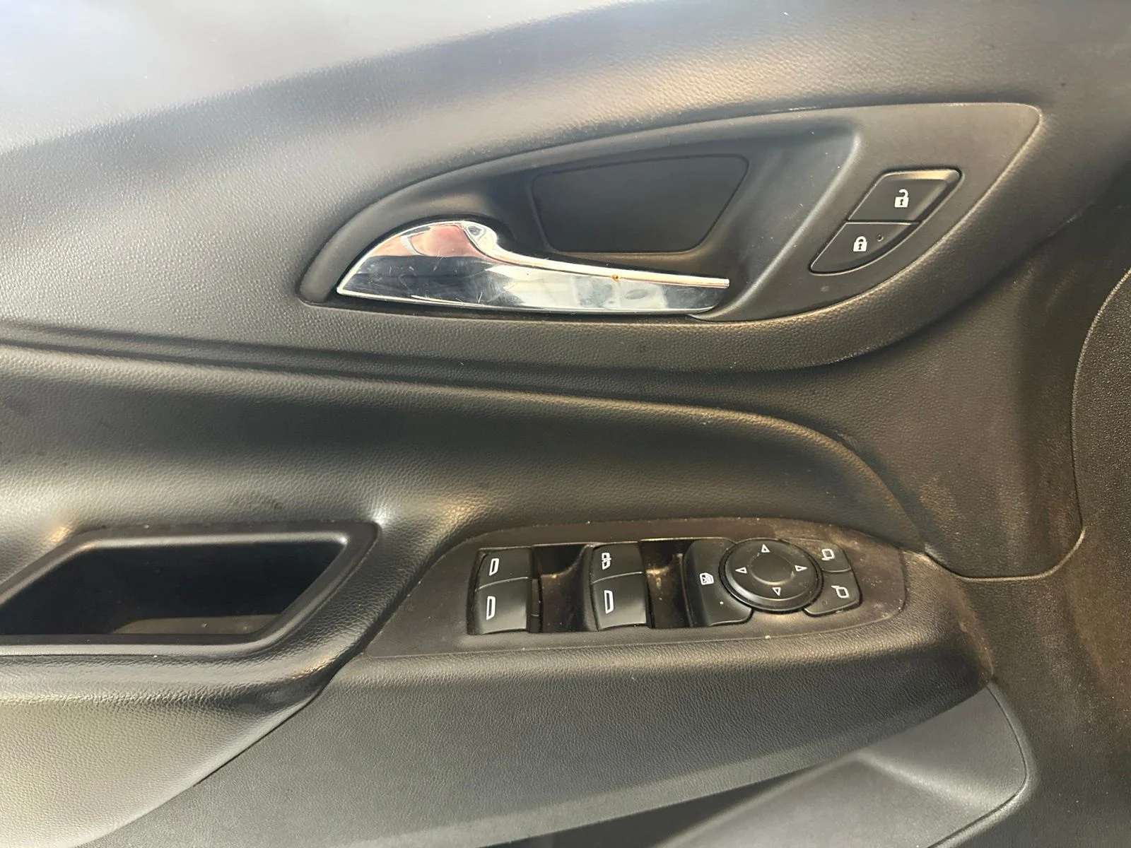 Used 2020 Summit White Chevrolet LT image 18