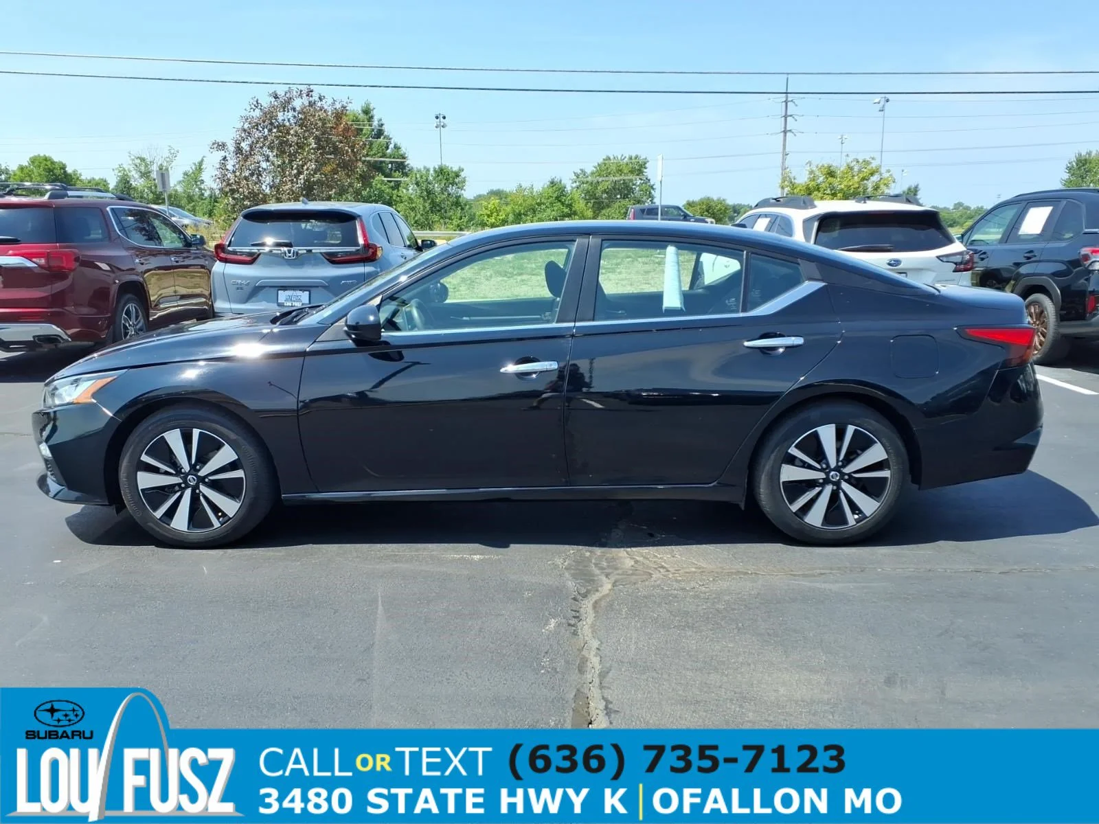 Used 2021 Super Black Nissan 2.5 SV image 4